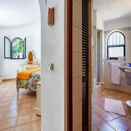 Moorish Style Carvoeiro 3 Bedrooms Azure Vista Private Swimming Pool Close To Amenities Algarve Villa *